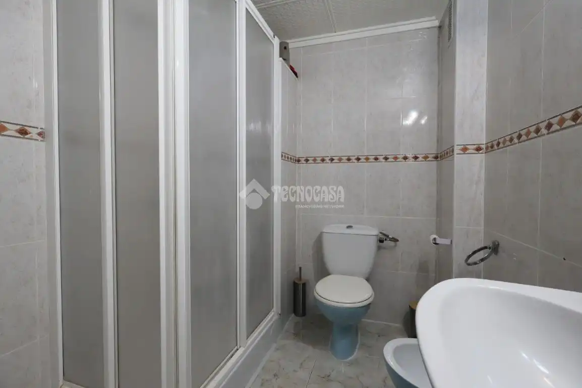 Baño de Piso en venta en Sagunto / Sagunt