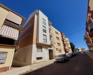 Vista exterior de Edifici en venda en Linares