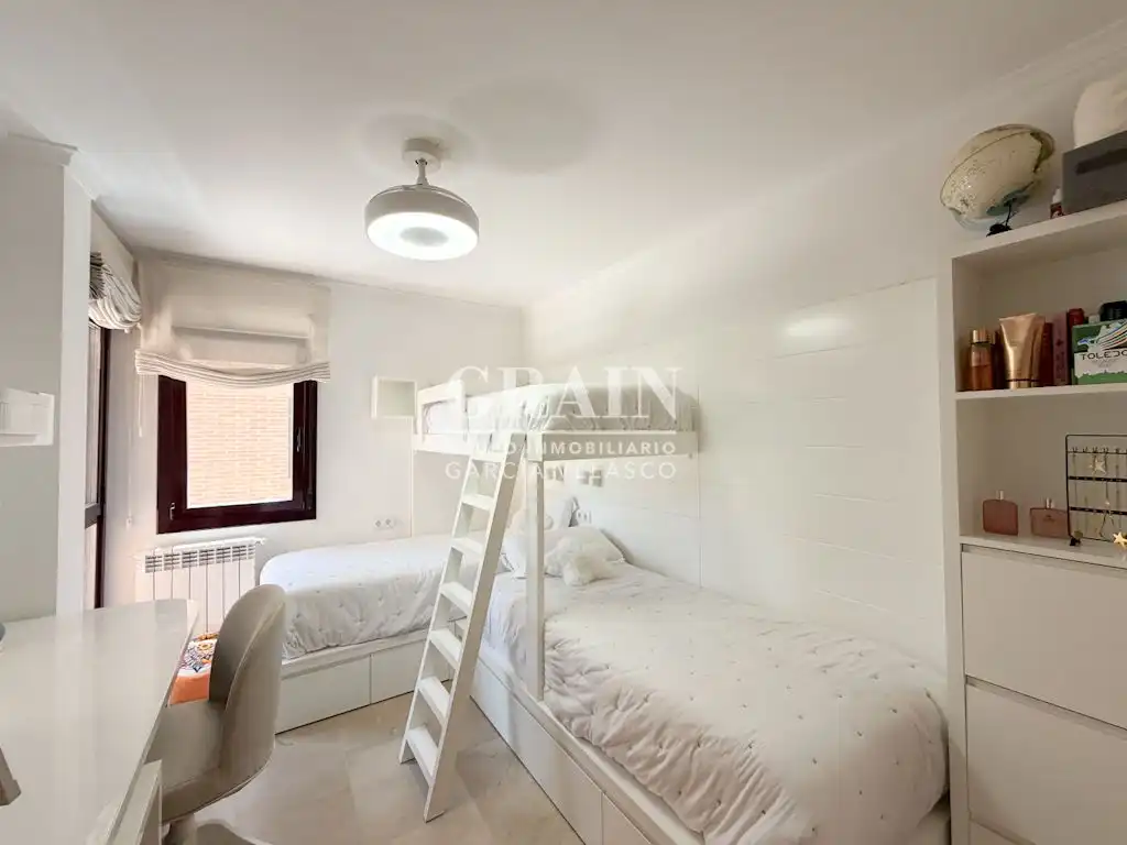 Habitación de Casa o chalet en venta en Albacete con Aire acondicionado, Calefacción y Jardín privado