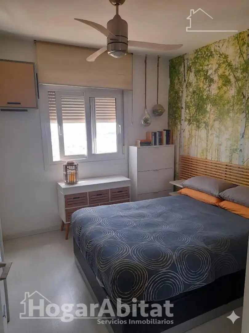 Schlafzimmer von Dachboden zum Verkauf in Roquetas de Mar mit Klimaanlage, Privatgarten und Terrasse