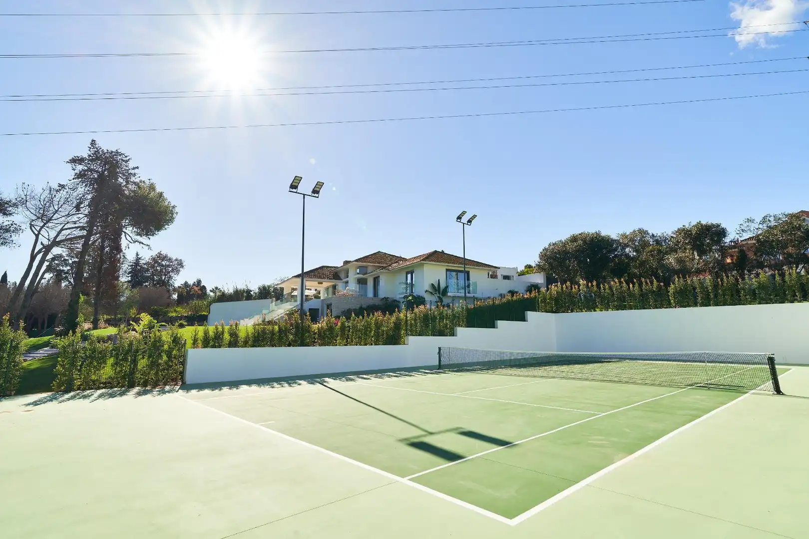 Vista exterior de Casa o chalet en venta en Marbella con Aire acondicionado, Calefacción y Jardín privado