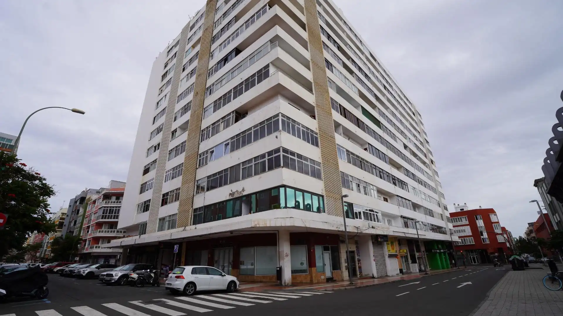 Vista exterior de Pis en venda en Las Palmas de Gran Canaria amb Moblat i Balcó