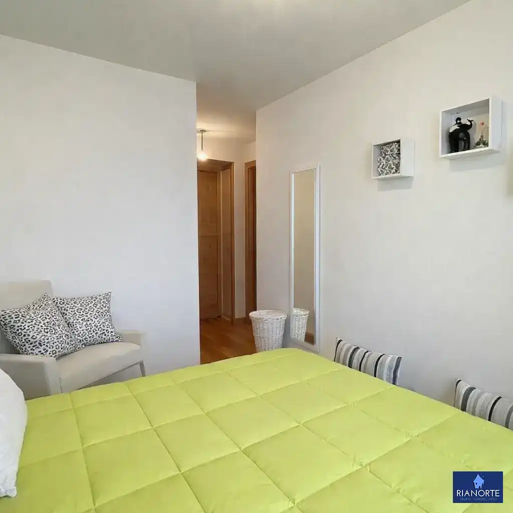 Habitación de Piso en venta en Gozón con Calefacción, Microondas y Balcón