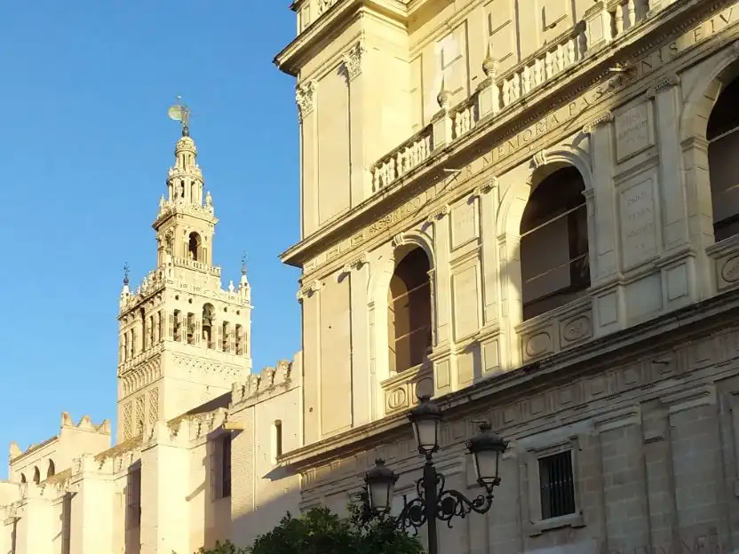 Exterior view of Commercial properties for rent in Sevilla  with Air Conditioner