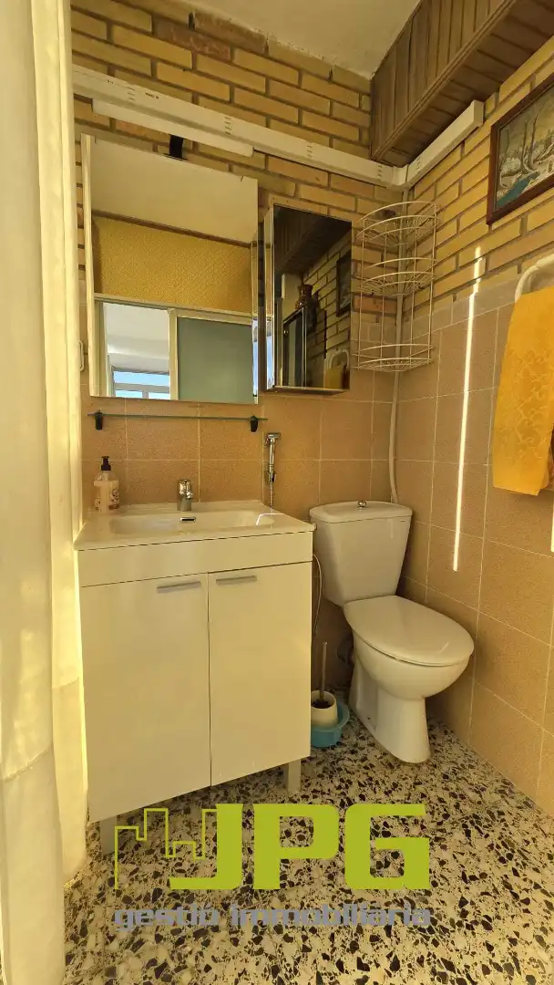 Bathroom of Flat for sale in El Campello  with Air Conditioner, Terrace and Furnished