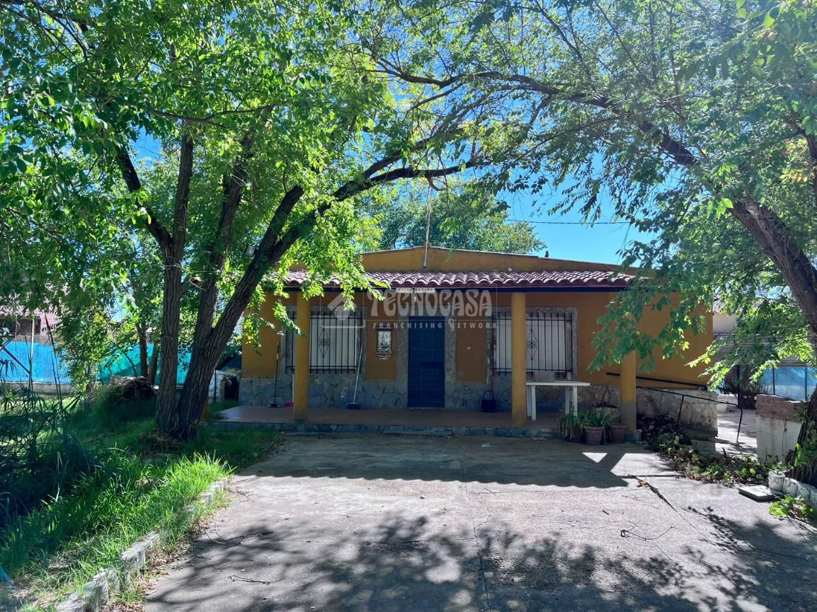 Vista exterior de Finca rústica en venda en Badajoz Capital amb Aire condicionat