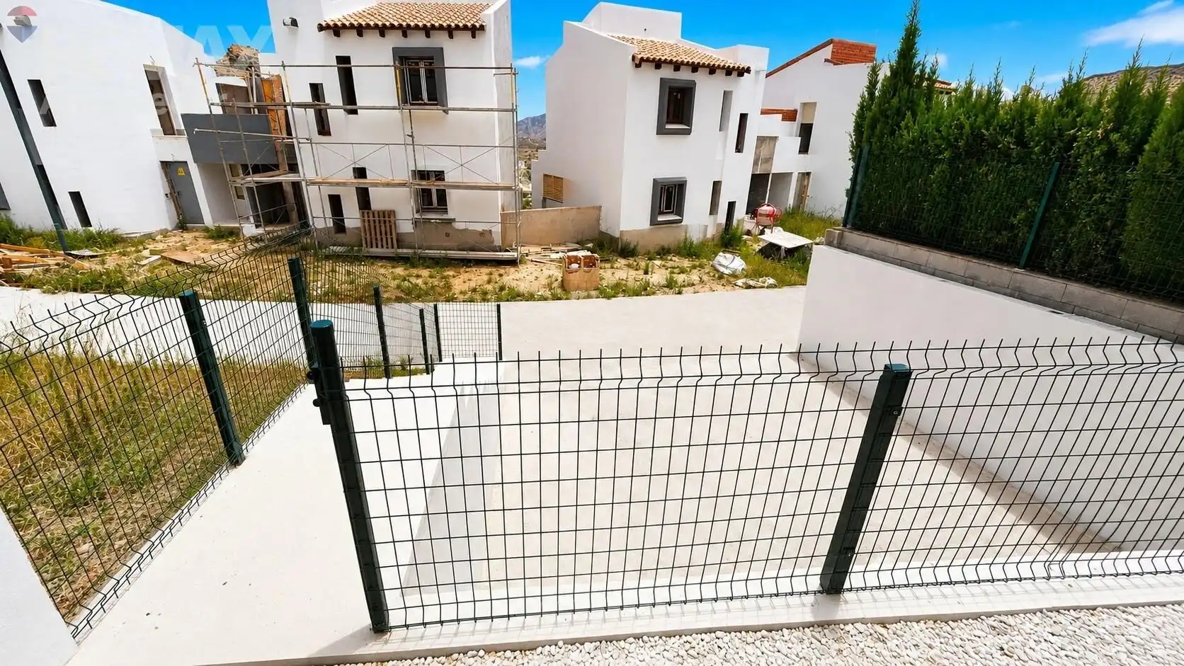 Vista exterior de Casa adosada en venda en Relleu amb Aire condicionat, Calefacció i Jardí privat