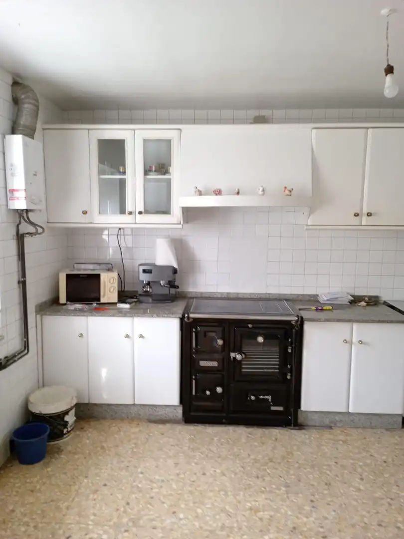 Küche von Haus oder Chalet zum Verkauf in Malpica de Bergantiños mit Möbliert, Ofen und Mikrowelle