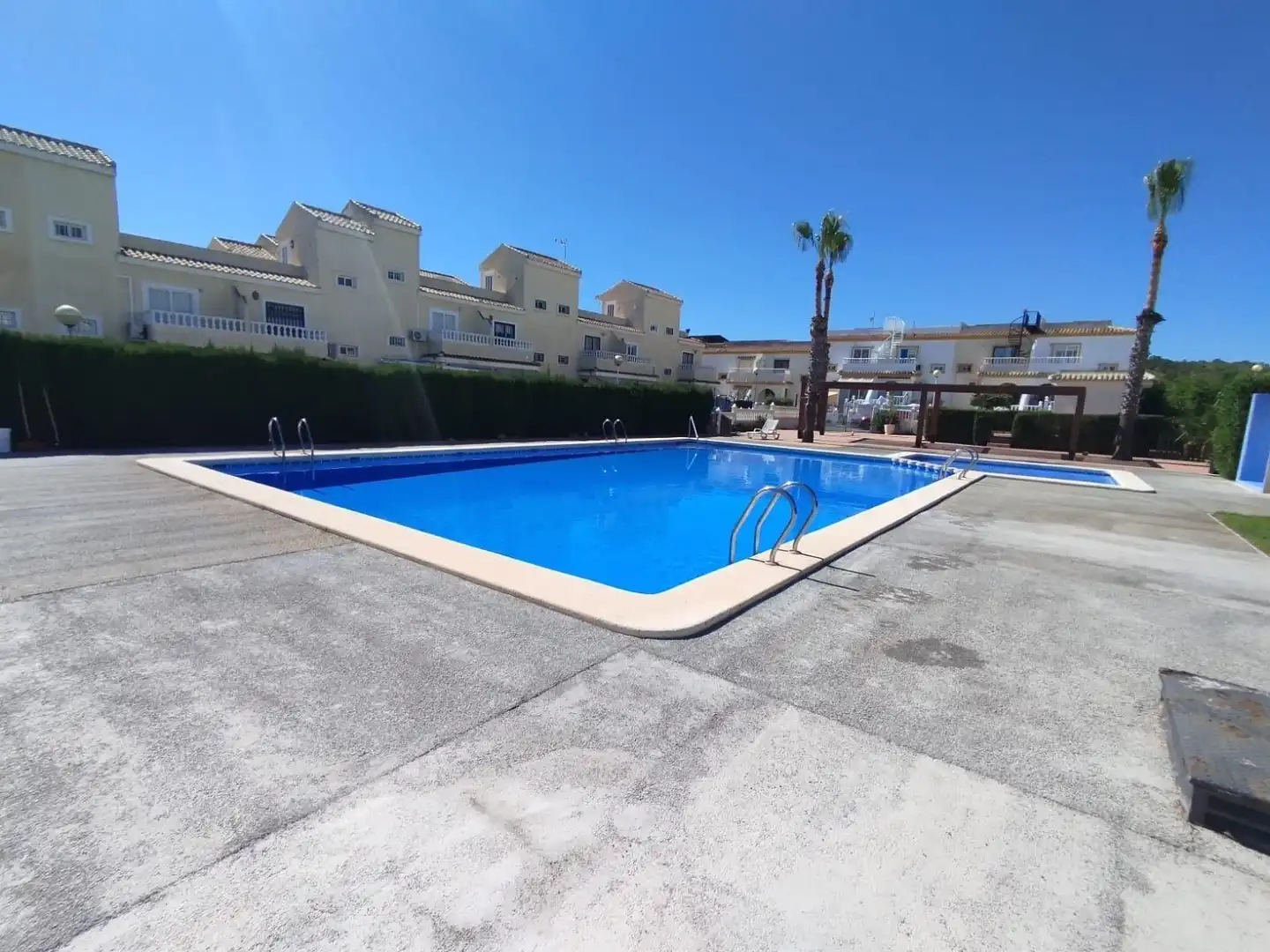 Piscina de Casa adosada en venda en Santa Pola amb Aire condicionat, Jardí privat i Terrassa