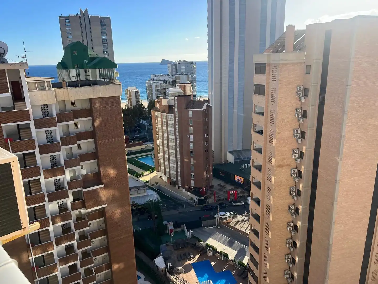 Vista exterior de Pis en venda en Benidorm amb Piscina comunitària