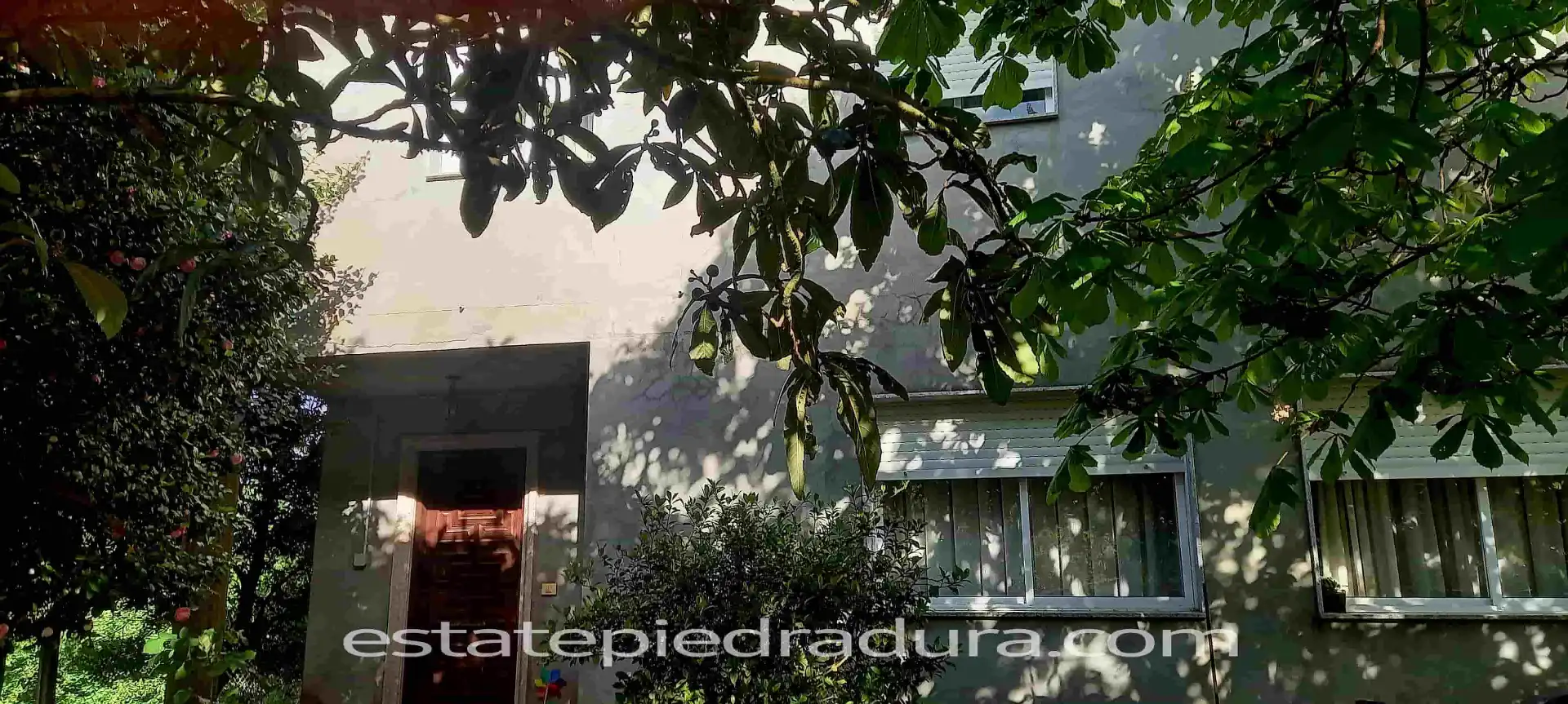 Jardí de Casa o xalet en venda en Pontevedra Capital  amb Calefacció, Jardí privat i Parquet