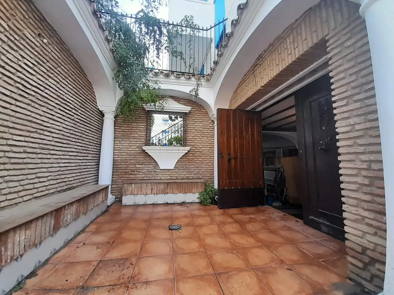 Vista exterior de Local en venta en Chipiona