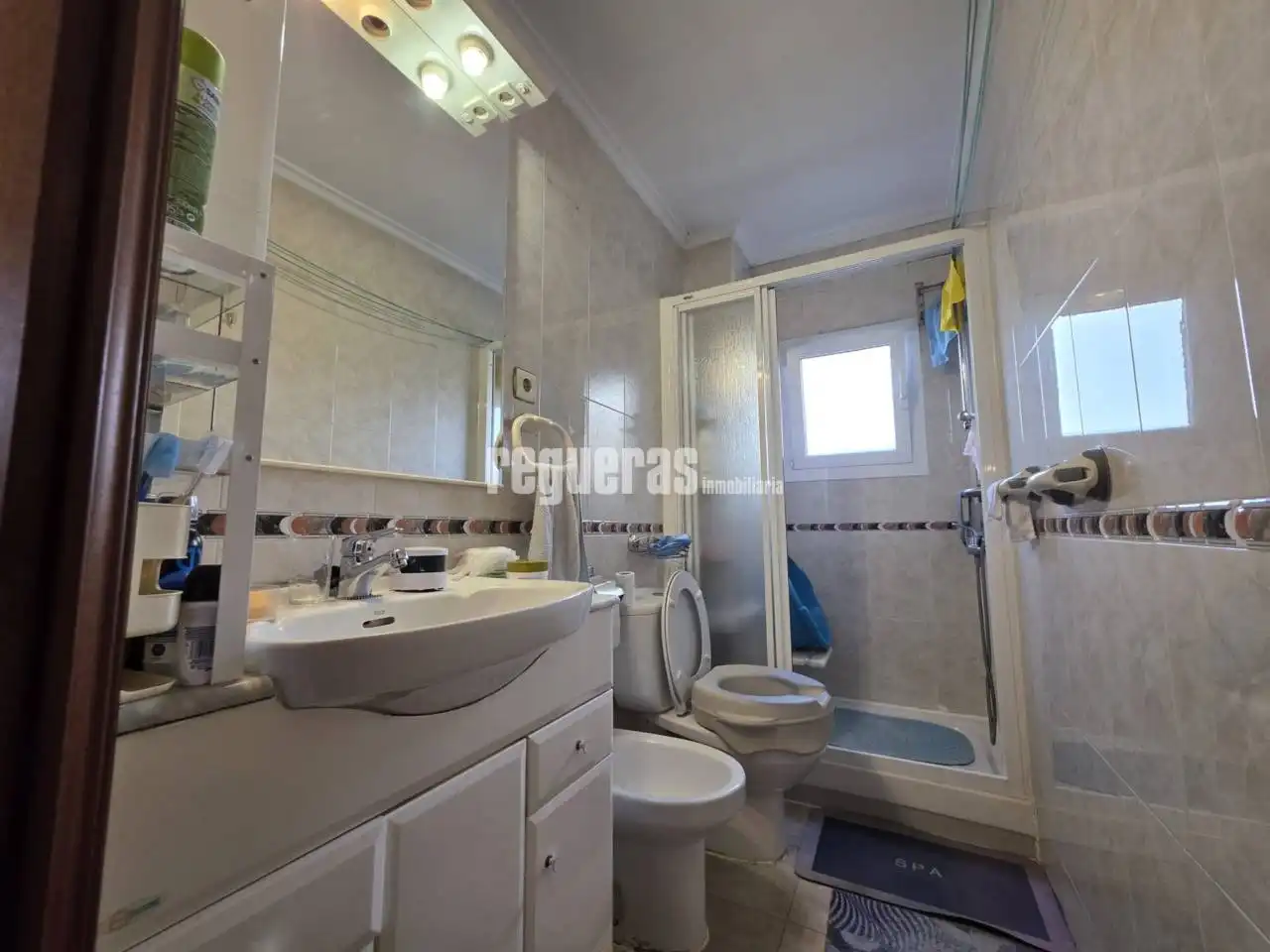 Bathroom of Flat for sale in Avilés  with Heating, Parquet flooring and Furnished