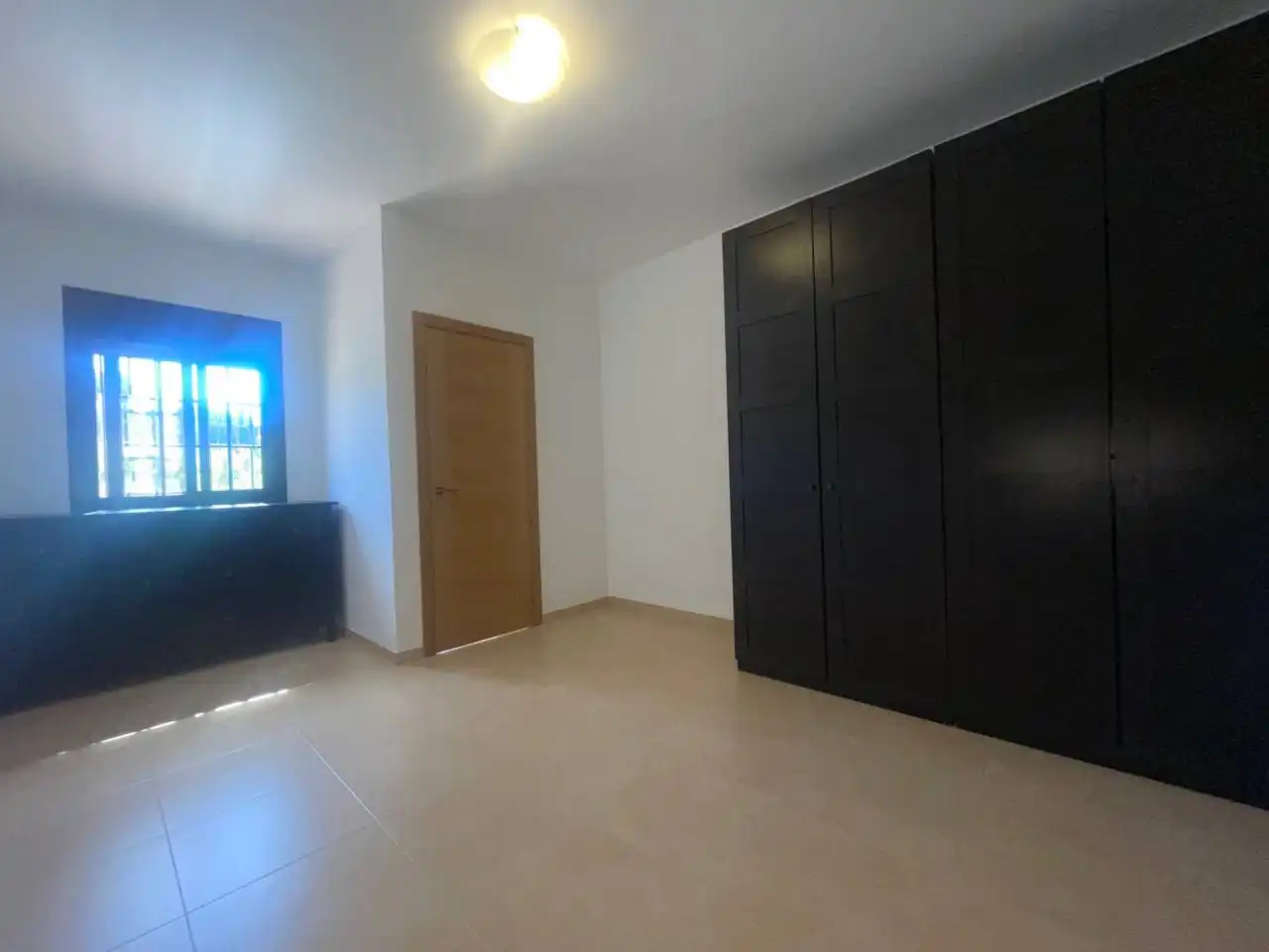 Habitación de Casa o chalet de alquiler en Estepona con Calefacción, Jardín privado y Terraza