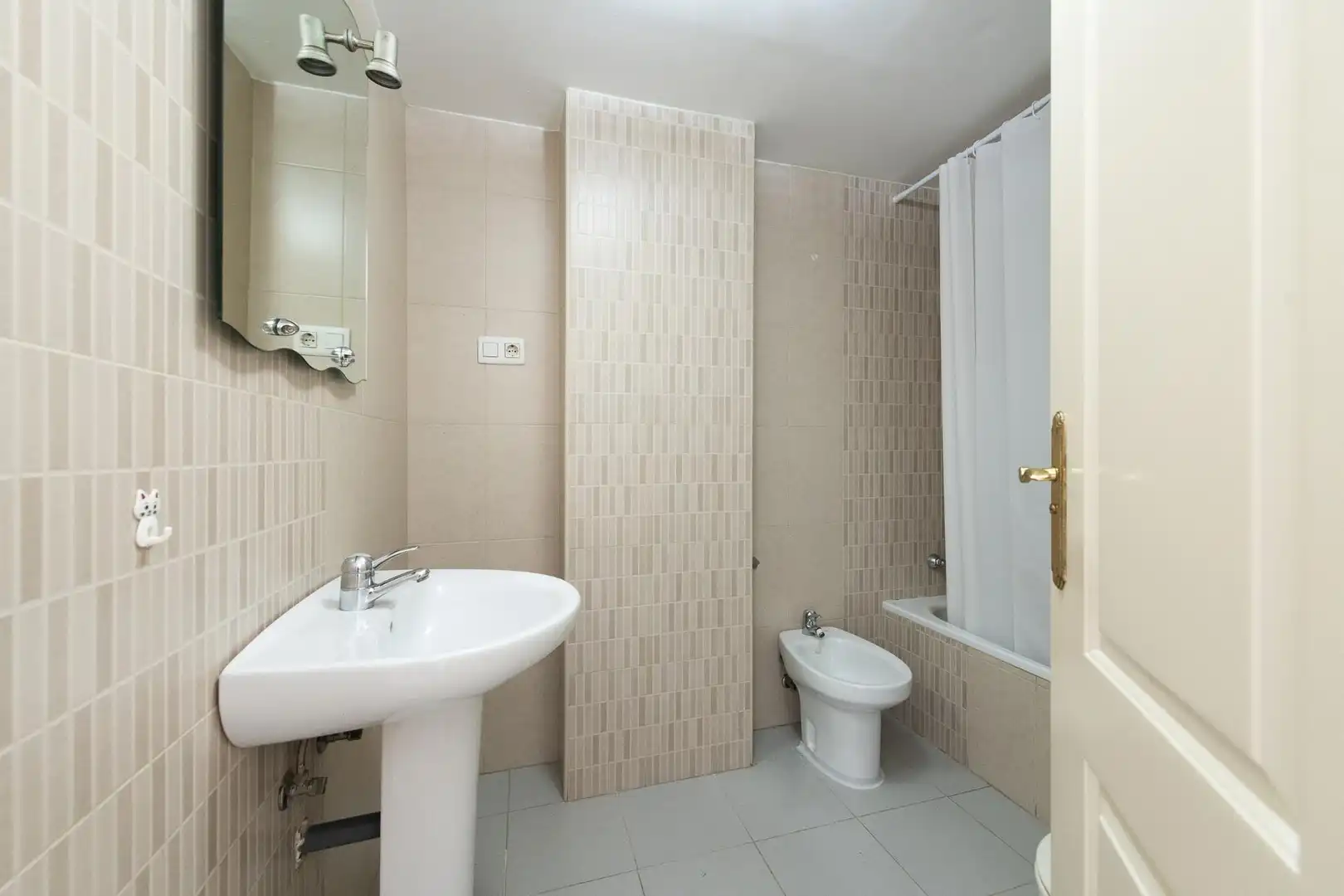 Baño de Piso en venta en Málaga con Aire acondicionado, Terraza y Piscina comunitaria