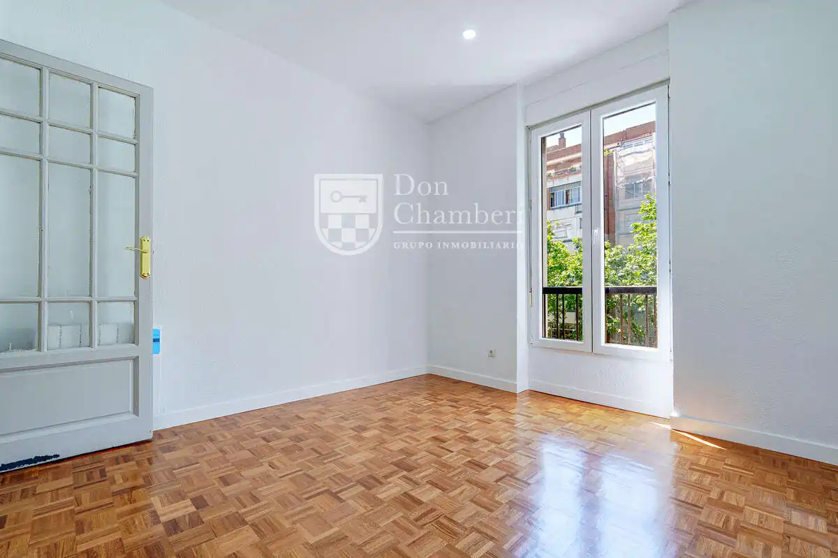Schlafzimmer von Wohnung zur Miete in Madrid