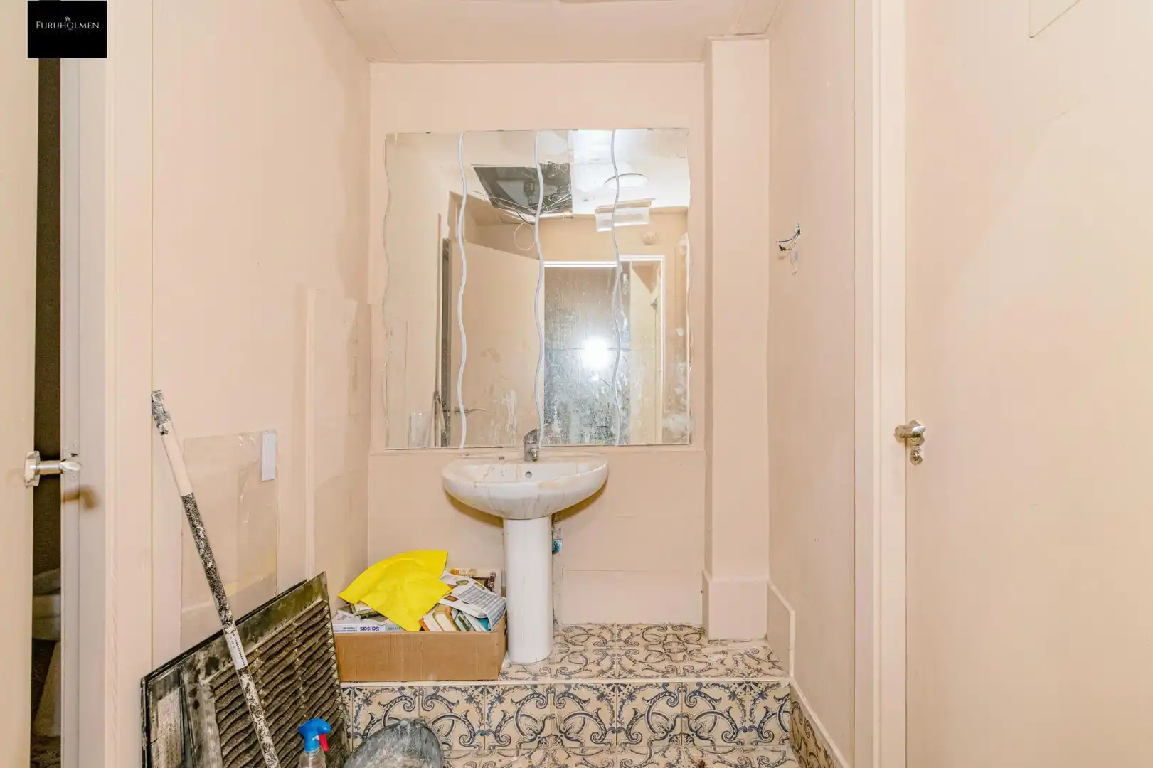 Baño de Local en venta en Granada con Aire acondicionado y Amueblado