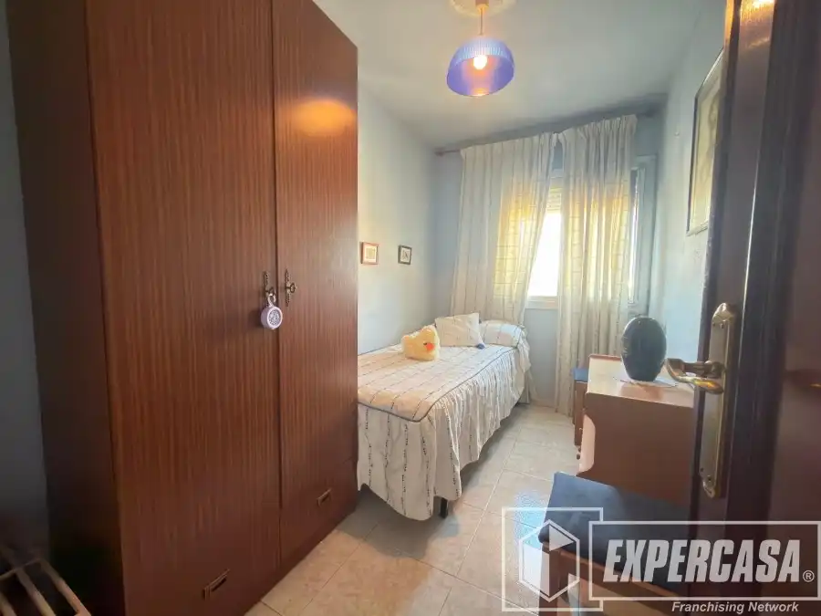 Bedroom of Flat for sale in Valencia  with Air Conditioner and Furnished