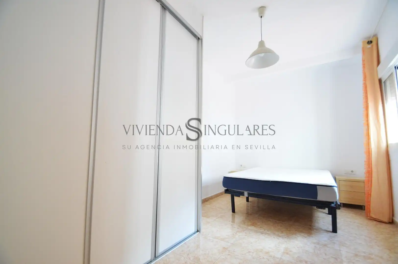 Habitación de Piso en venta en Sevilla con Amueblado