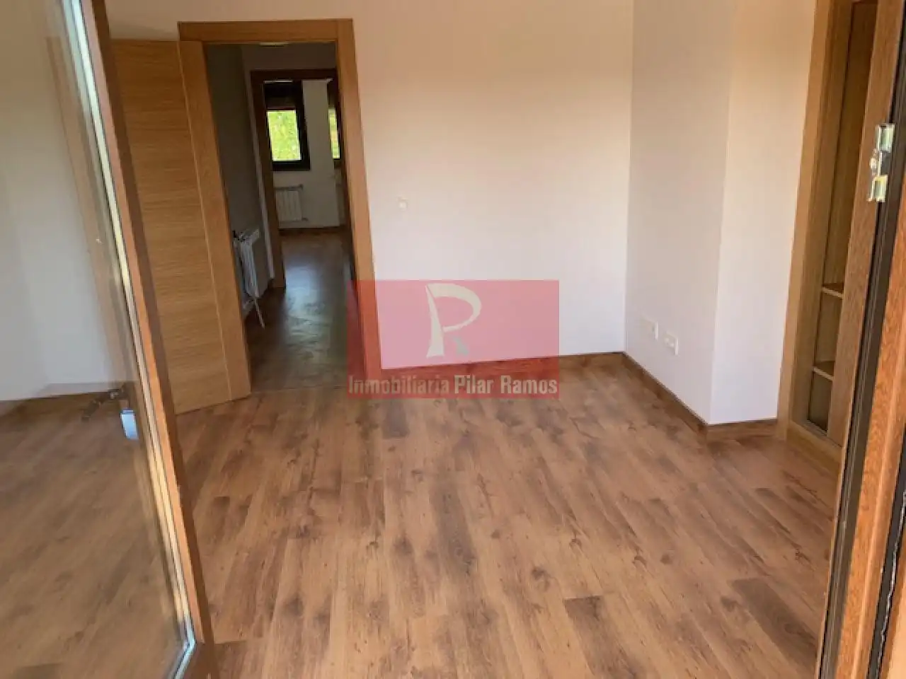 Casa adosada de lloguer en Sariegos amb Calefacció, Jardí privat i Parquet