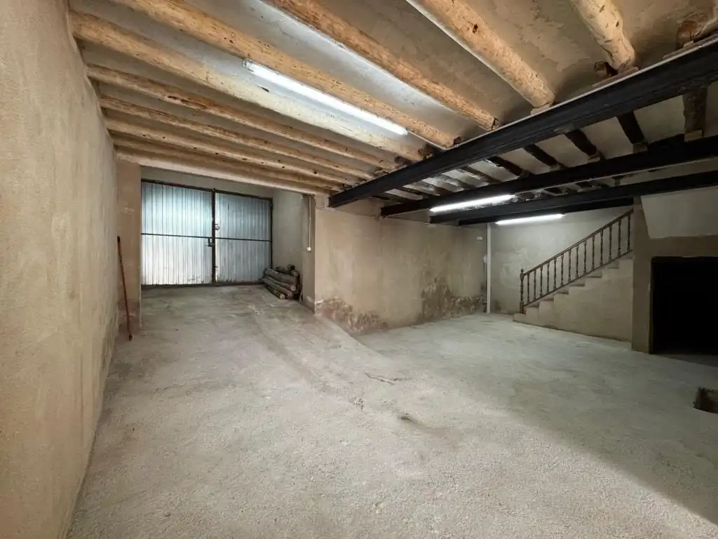 Casa adosada en venta en Valderrobres con Calefacción, Horno y Lavadora