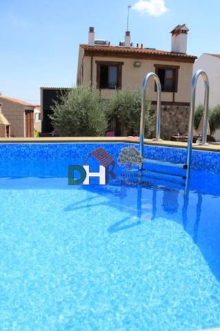 Casa-chalet en Venta en Valdefuentes