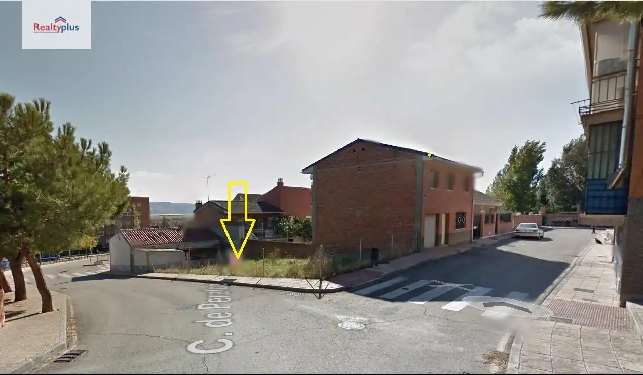 Wohnbaugrundstück zum Verkauf in Calle Calle Peralba 15, imagen 2