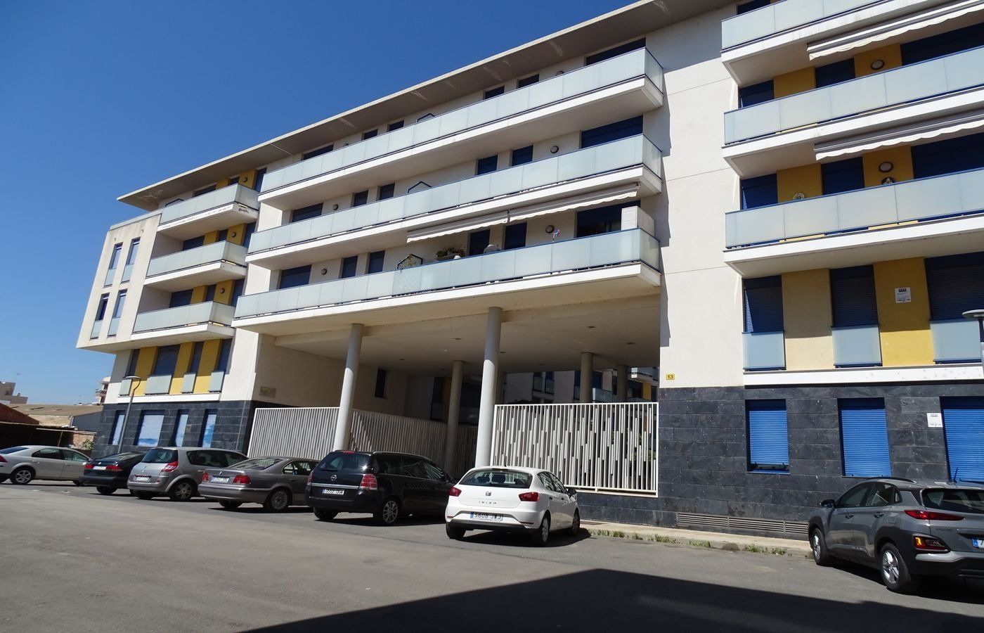 Vista exterior de Apartament en venda en Sant Carles de la Ràpita amb Terrassa i Balcó