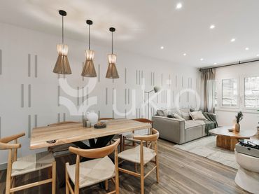 Apartament amb ascensor de lloguer a Carrer de Sardenya