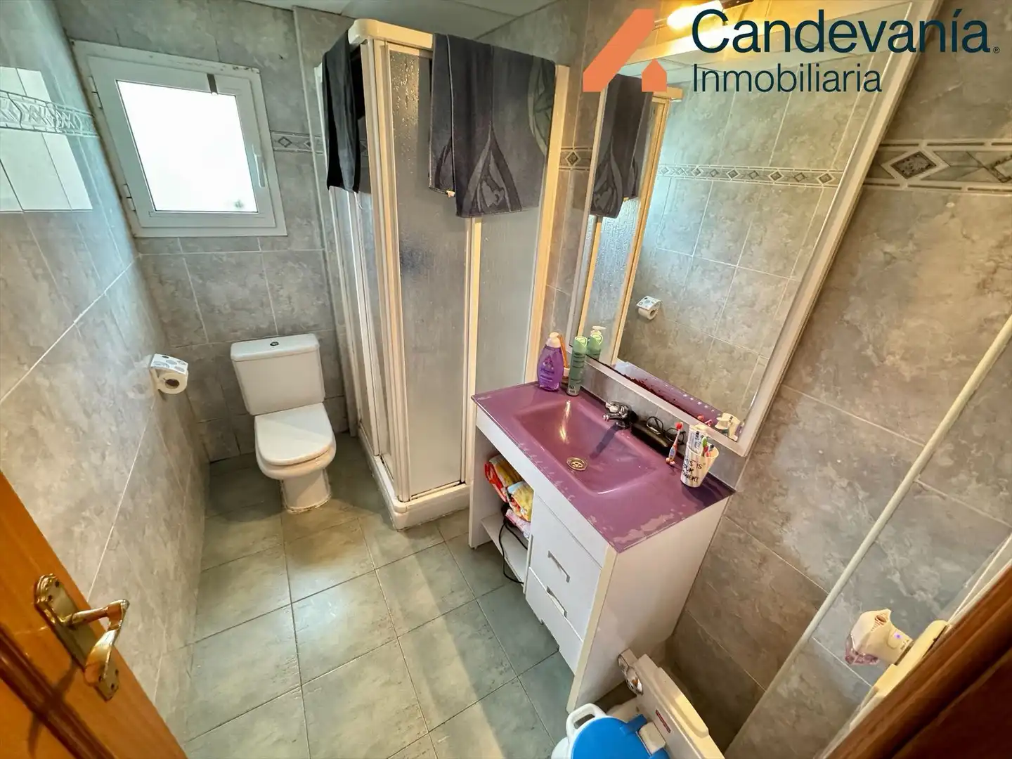 Baño de Piso en venta en Zuera con Calefacción, Trastero y Amueblado