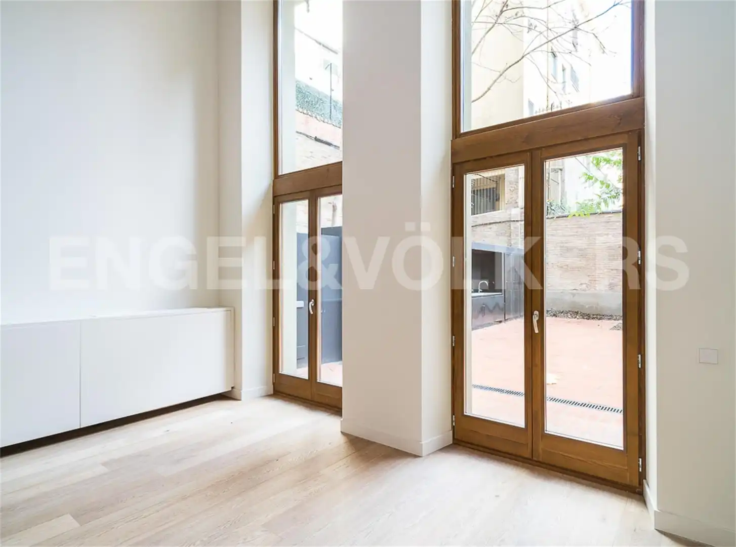Planta baja en venta en Dreta de l'Eixample