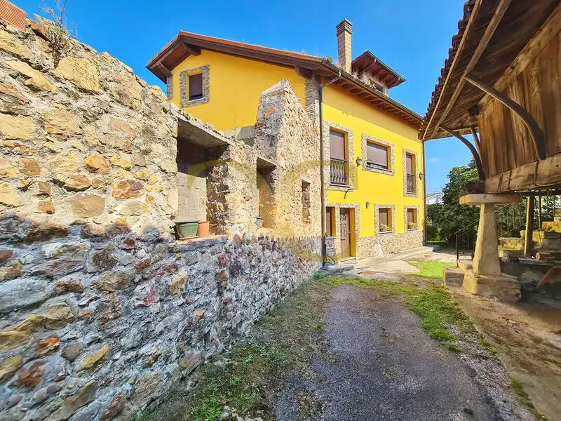 Casa con jardín en venta en Lugar El Campón