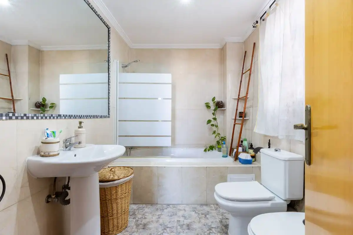 Badezimmer von Dachboden zum Verkauf in Foios mit Klimaanlage, Heizung und Terrasse