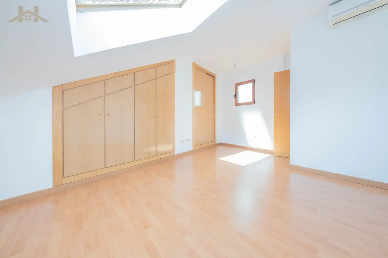 Habitación de Dúplex en venta en Navalcarnero con Aire acondicionado, Calefacción y Terraza
