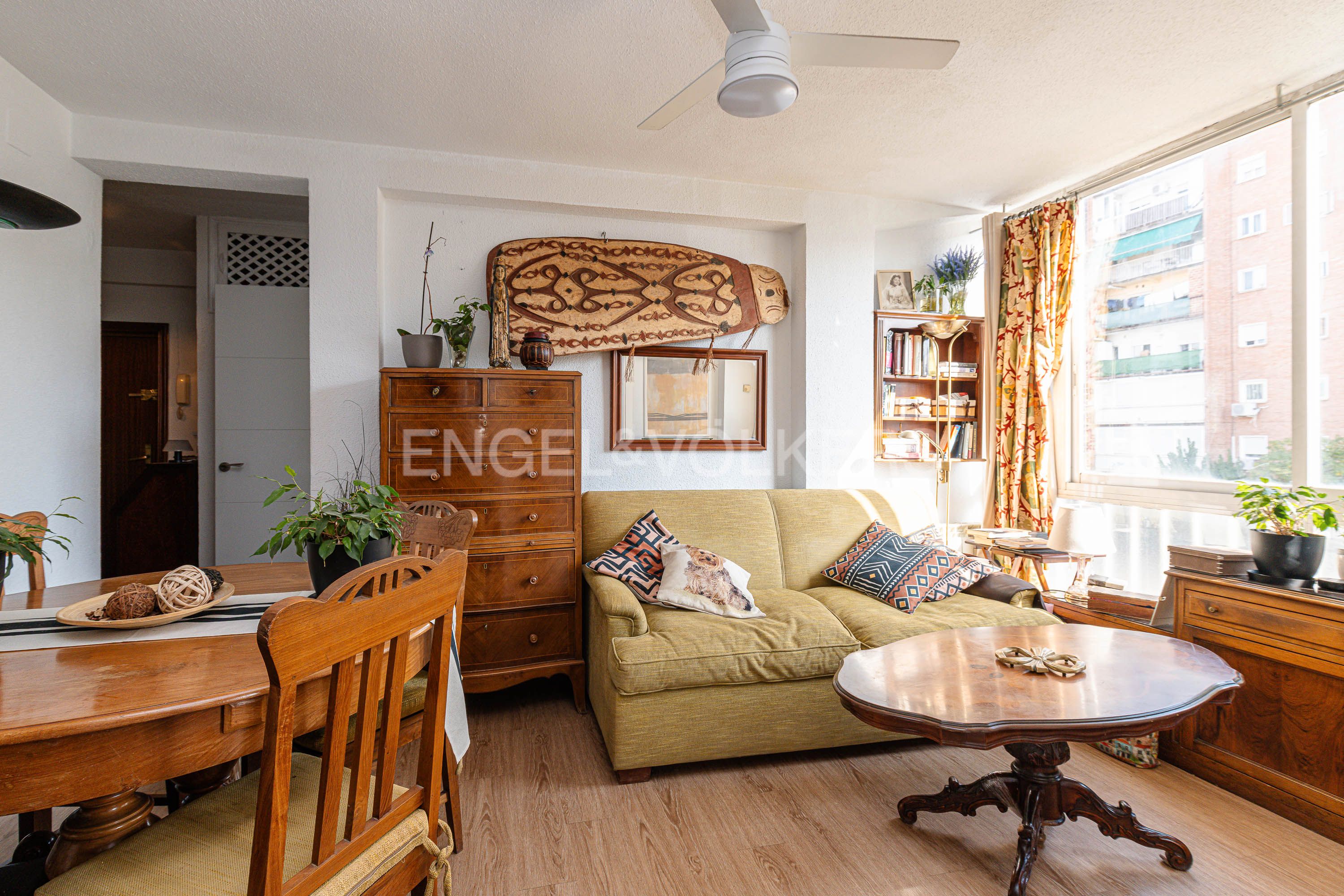 Living room of Apartment for sale in  Madrid Capital  with Air Conditioner, Heating and Furnished
