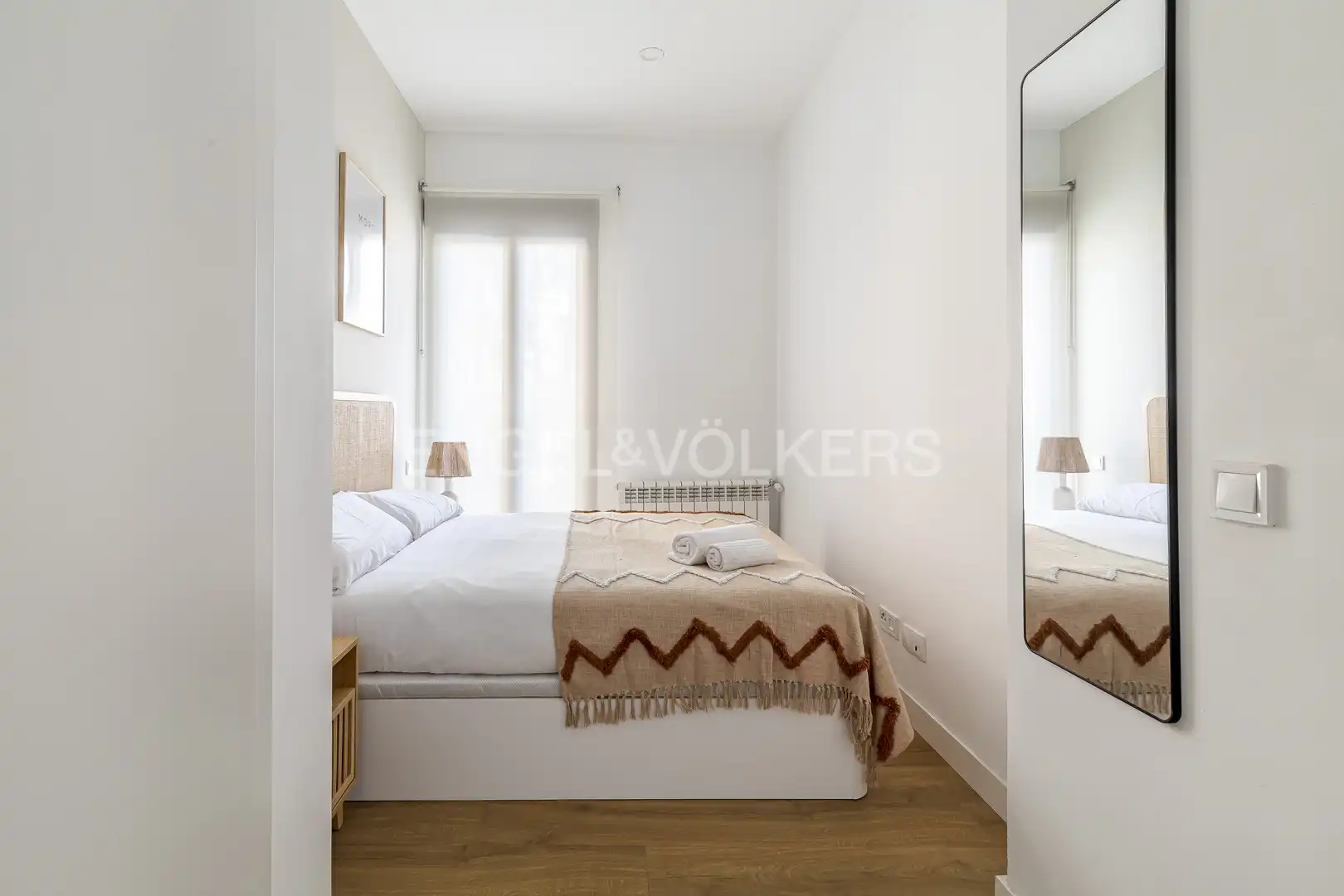 Dormitori de Apartament de lloguer en Madrid amb Aire condicionat, Calefacció i Moblat