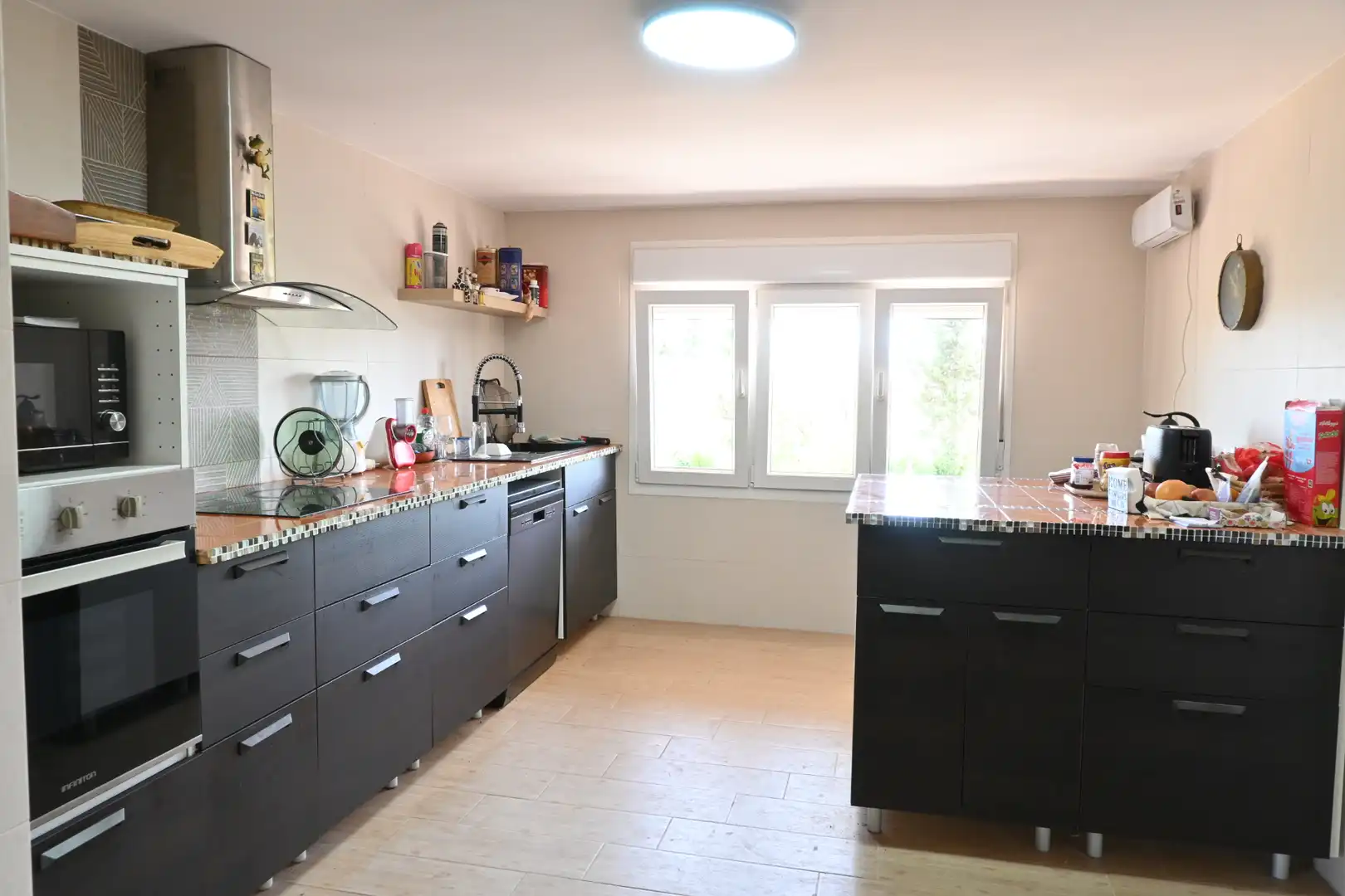 Cuina de Casa o xalet en venda en Las Gabias amb Jardí privat, Terrassa i Traster