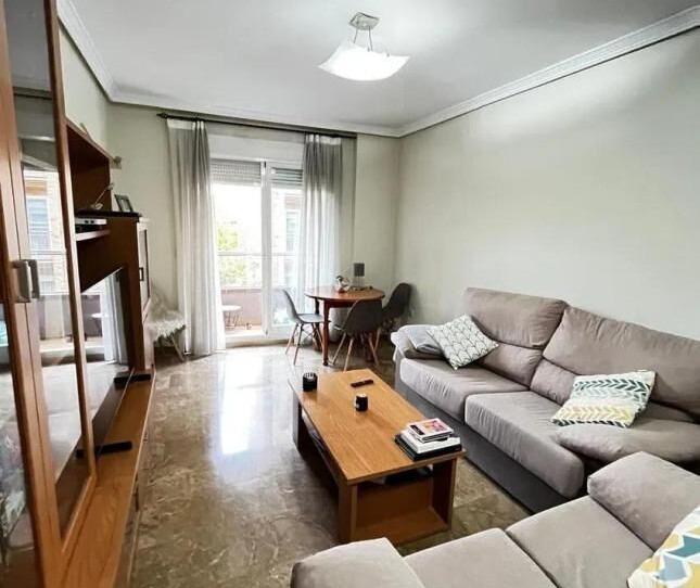 Foto 1 de Apartament en venda a Industria, Albacete