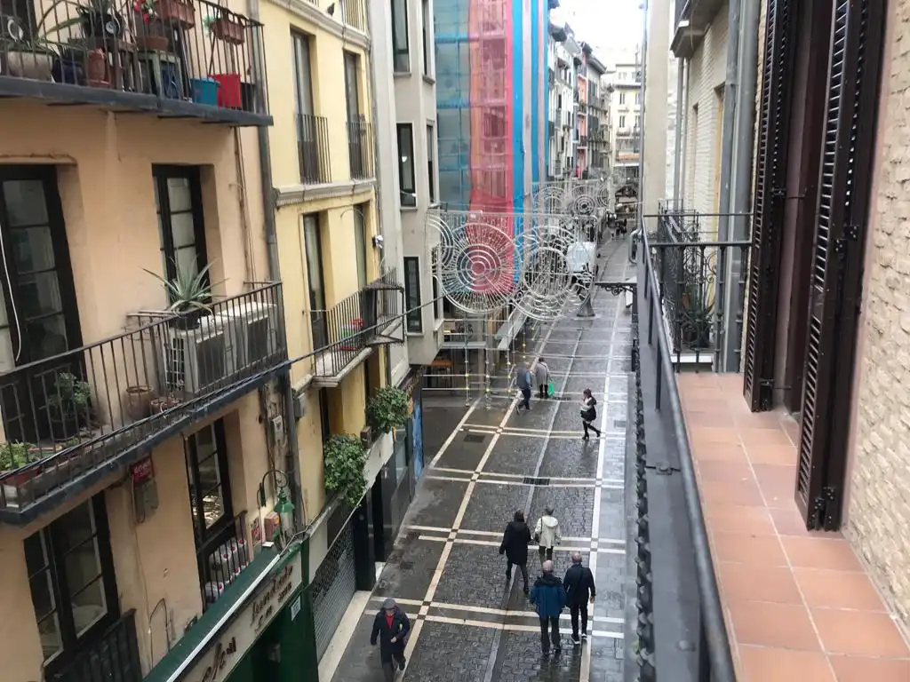 Vista exterior de Apartamento de alquiler en  Pamplona / Iruña con Calefacción, Amueblado y Horno