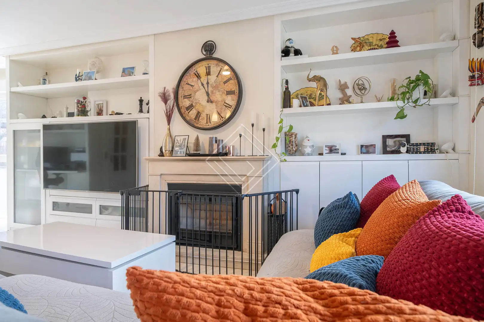 Sala de estar de Casa adosada en venta en Pozuelo de Alarcón con Aire acondicionado, Jardín privado y Terraza