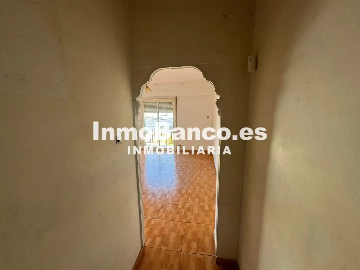Piso en venta en Chiva con Balcón
