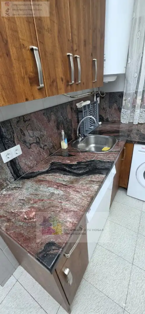Cuina de Pis de lloguer en Villadangos del Páramo amb Calefacció, Parquet i Moblat