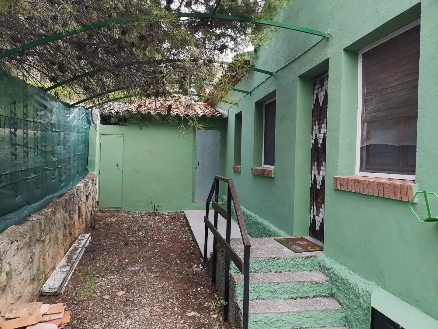 Vista exterior de Casa o chalet en venta en Carenas con Jardín privado, Trastero y Amueblado