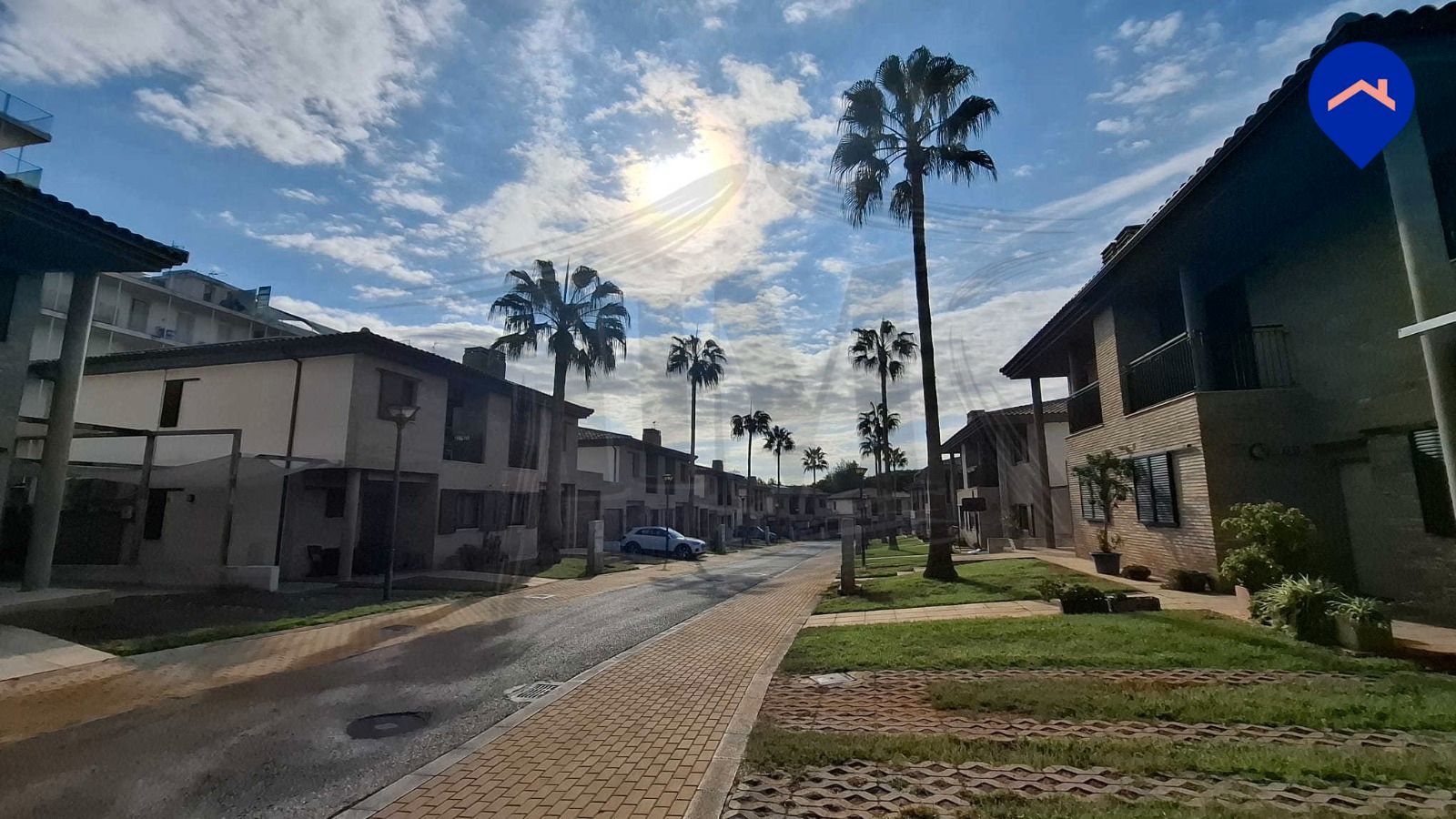 Exterior view of Single-family semi-detached for sale in Paterna  with Air Conditioner, Heating and Private garden
