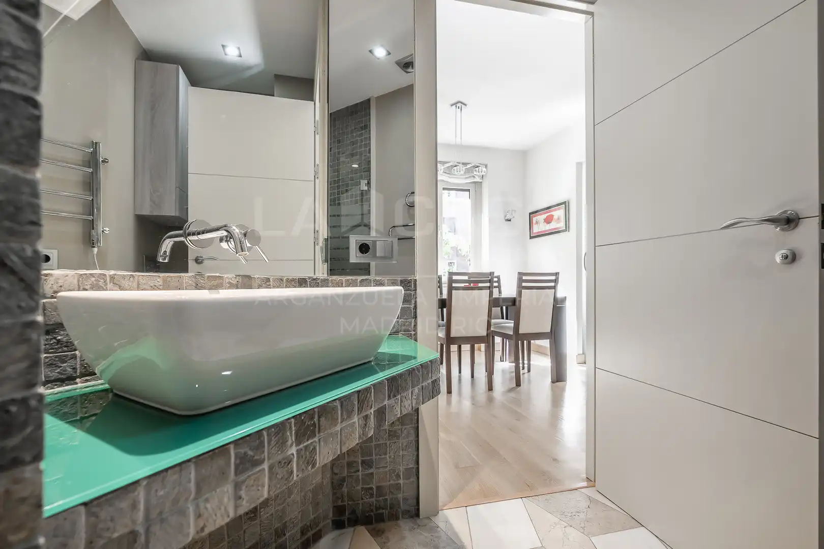 Baño de Piso en venta en Madrid con Calefacción