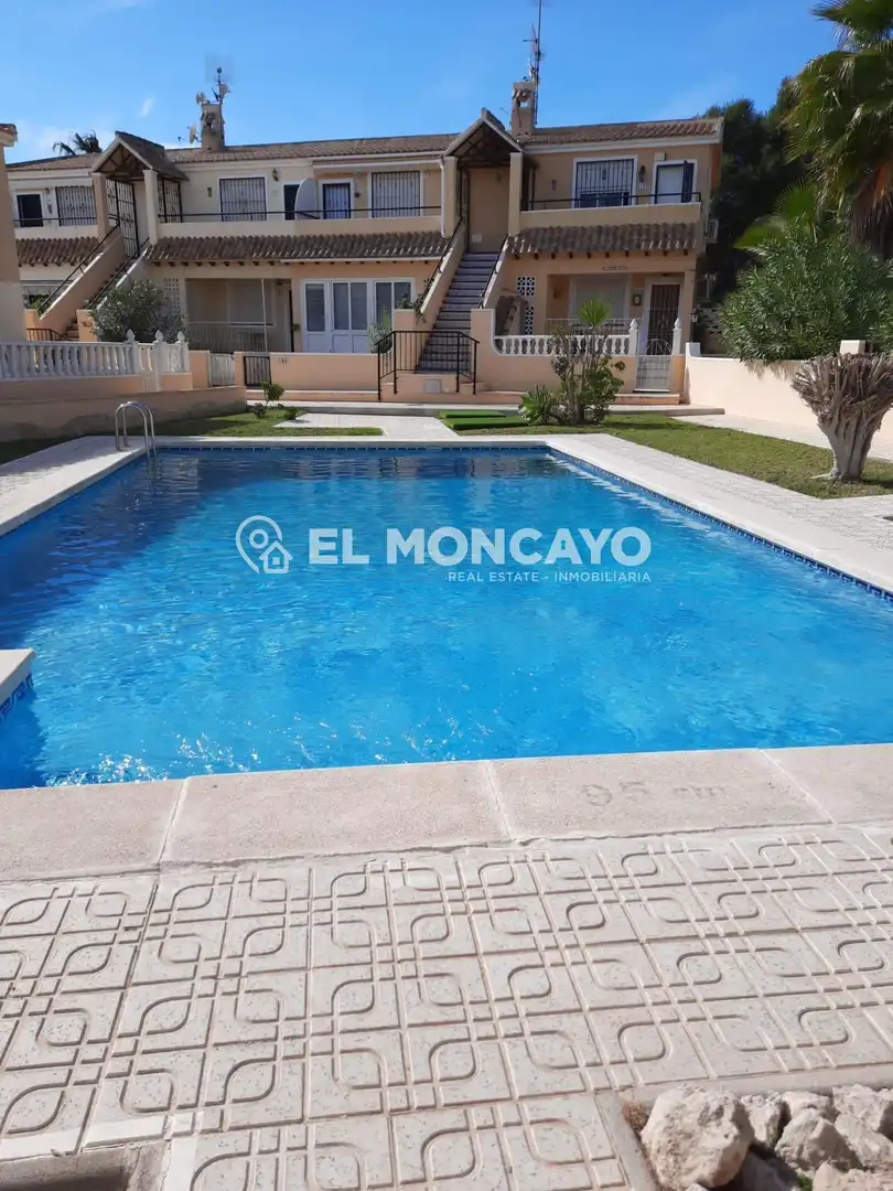 Casa o xalet en venda a Calle Calle los Mandarinos, San Miguel de Salinas