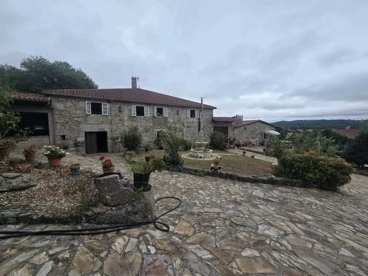 Außenansicht von Haus oder Chalet zum Verkauf in O Saviñao  mit Heizung, Privatgarten und Terrasse