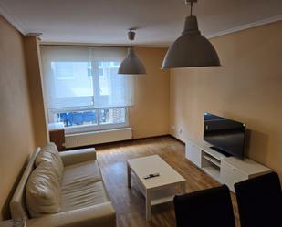 Sala d'estar de Apartament de lloguer en Avilés amb Calefacció, Parquet i Moblat