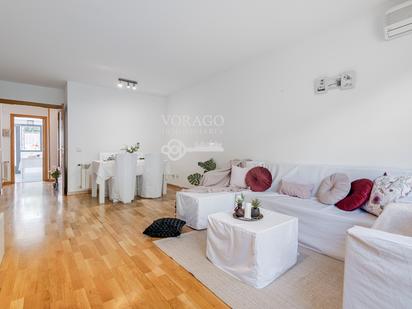 Living room of Flat for sale in Alcalá de Henares  with Air Conditioner, Heating and Private garden