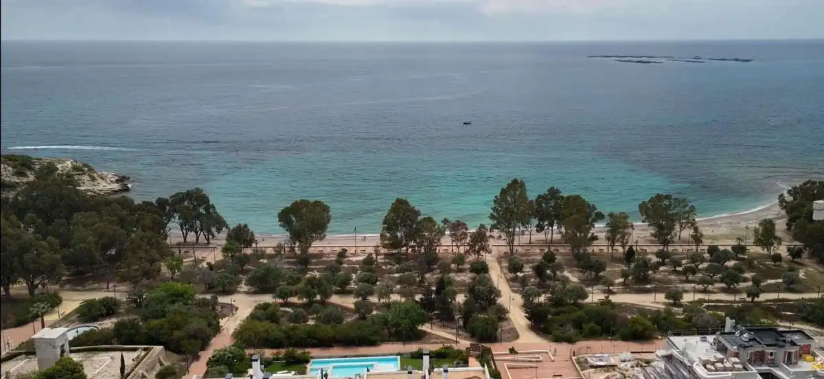 Vista exterior de Dúplex en venda en Villajoyosa / La Vila Joiosa amb Aire condicionat i Jardí privat